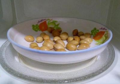 用微波爐給白果去殼妙招圖解 1分鐘白果去掉外殼步驟