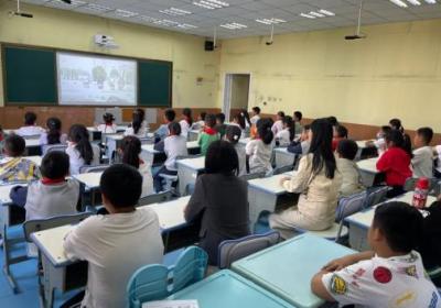 向心而行，“勸”員育人——濟南高新區勸學里小學三年級級部家校同觀影活動