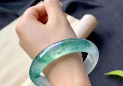 三種女人不適合戴翡翠，體力勞動(dòng)者廚師孕婦(容易讓翡翠損壞)